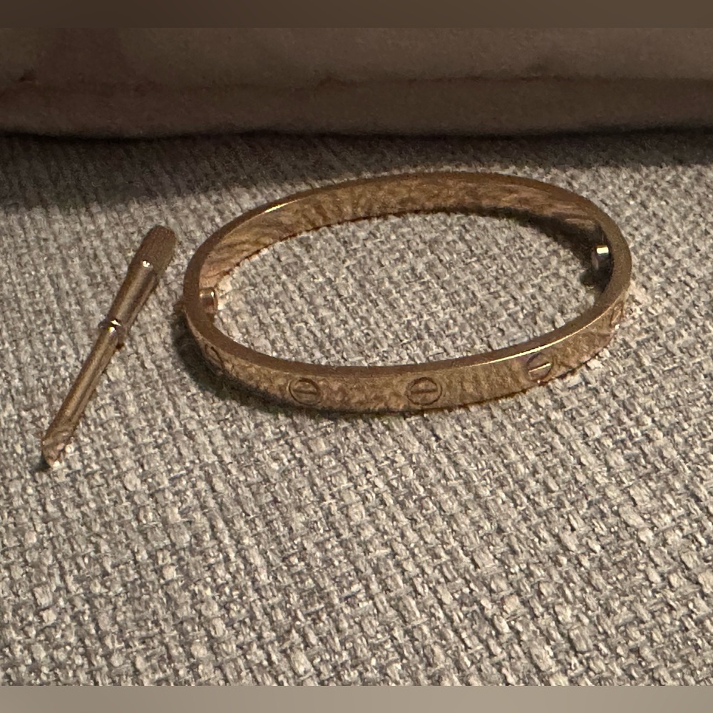 Gold bangle